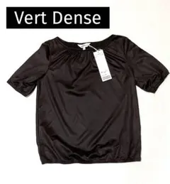 新品タグ付き　Vert Dense トップス　光沢のサムネイル