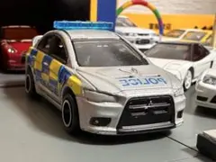 トミカ　三菱　ランサー　エボリューション　パトカー