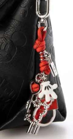 デシグアル　ミッキー　バッグチャーム　ディズニー　未開封新品