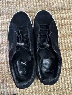 Puma ブラック スエード スニーカー