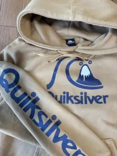 ベージュ パーカー