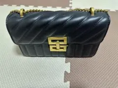 ブラックレザーショルダーバッグ