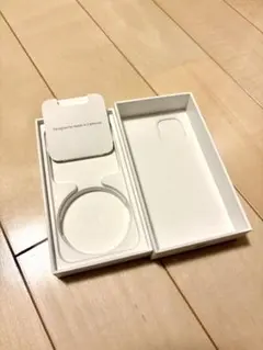 iPhone 12 mini 空箱です