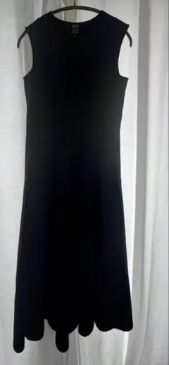 UNIQLO×Theoryコラボウルトラストレッチブラックノースリーブワンピース