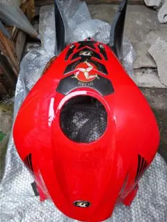 CBR600RR PC40 純正　タンクカウルのサムネイル