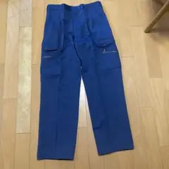 青いカーゴパンツ ジッパーポケット付き