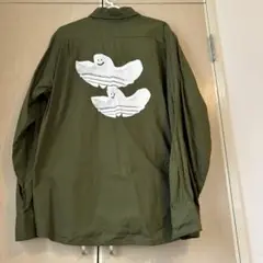 アディダスオリジナルス　シャツ　SHMOOFOIL BUTTON UP