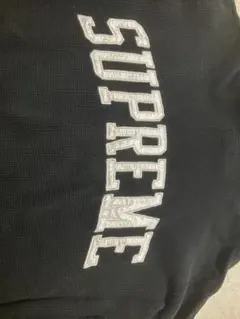 人気モデル】シュプリーム 雪 アーチロゴ S パーカー supreme - メルカリ