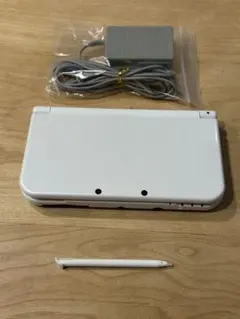 【美品】New ニンテンドー 3DS 3ds LL パールホワイト