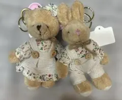 クマとウサギのぬいぐるみキーホルダー(2]