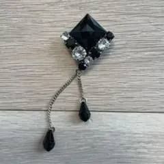 黒とクリアのクリスタルブローチ