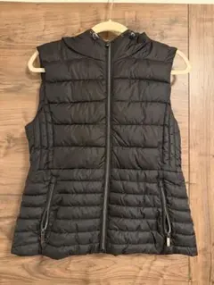 ZARA フード付きダウンベスト