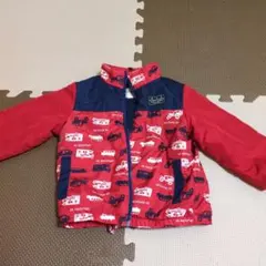 赤とネイビーの車プリントアウター