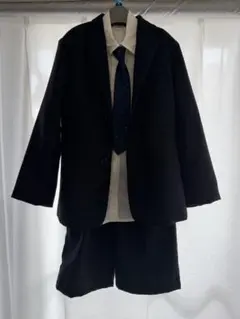 130サイズ 黒 スーツ ショートパンツ ネクタイ付き