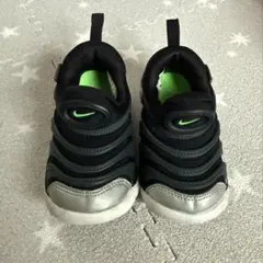 NIKE ダイナモフリー 13cm ブラック シルバー ベビー スニーカー