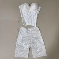 ホワイトコルセットとショーツセット