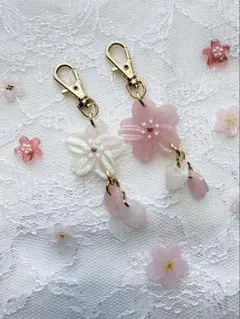 桜の花 のレジンチャーム ピンクとホワイトのセット