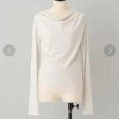カットドレーププルオーバー　アパートバイのサムネイル