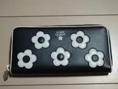 美品　MARY QUANT 長財布 デイジー柄 ブラックのサムネイル