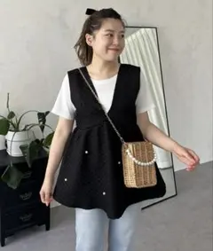 【MOMO】深Vネックパールペプラムベスト