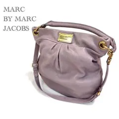 ♦︎マークバイ マークジェイコブ レザーハンドバック ショルダー紐付き ロゴ入り