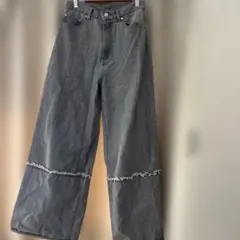 グレー ワイドデニムパンツ 切りっぱなしデザイン