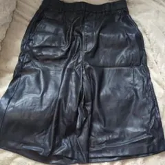 ユナイテッドアローズ 黒 ショートパンツのサムネイル