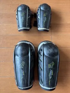 FOX TITAN SPORT キッズ用　 ニー＆エルボーガードセットのサムネイル