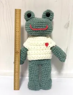 カエルのあみぐるみ