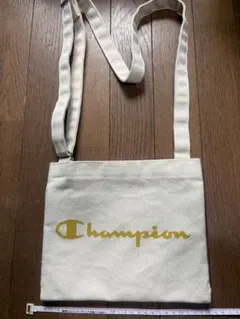 Champion アイボリー サコッシュのサムネイル