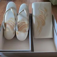 草履 アイボリーとゴールド 花模様