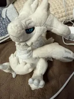 ポケモンfit ぬいぐるみ　レシラム