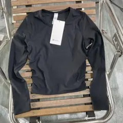 ルルレモン Tシャツ