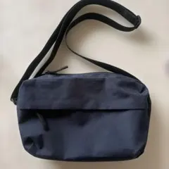無印良品　撥水　ミニショルダーバッグ　ネイビーのサムネイル