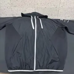 UNDER ARMOUR フード付きウィンドブレーカー