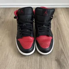 NIKE AIR JORDAN 1 MID ブラック レッドのサムネイル