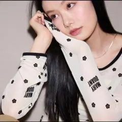 MARY QUANT×PUBLUX 生成り シアー フロッキーロゴ トップスのサムネイル