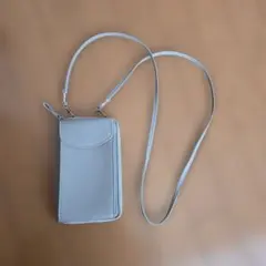 スマホショルダーバッグ (フラップ付き) グレー
