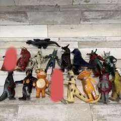ウルトラマンシリーズ 怪獣フィギュア 20体セット - メルカリ