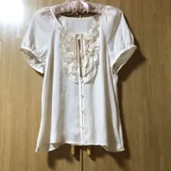 新品☆フリルサテンブラウス