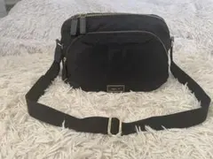 アニエスベー VOYAGE ショルダーバッグ ブラック×ゴールド