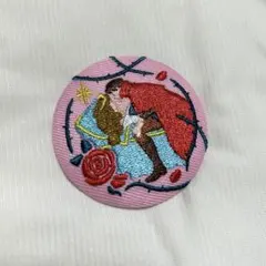 ディズニー　刺繍缶バッジ　オーロラ