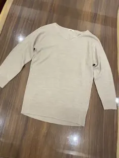 GUベージュ Vネック 長袖ニット Sサイズ