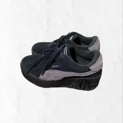 PUMA 厚底スエードスニーカー ブラック 24cm