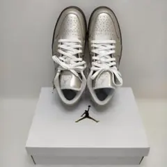 Item thumbnail for item fc1dc063-de84-4dff-b25b-2411fa25614a