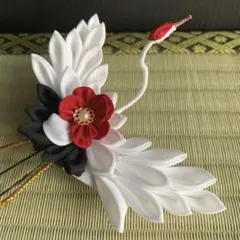 つまみ細工　髪飾り　鶴　成人式　振袖　袴　和　結婚式　卒業式　祭　祝　赤　DRH