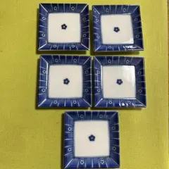 藍色　小皿　梅模様