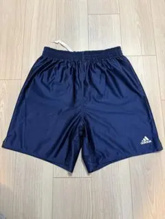 アディダス ベーシックショーツ(ニューネイビー×ホワイト)