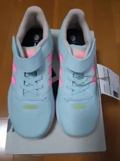 m*a様 adidas スニーカー21.5cm