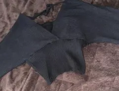 リブ編み　ブラック　Vネックセーター